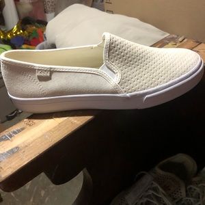 Women’s sneakers size 8 keds